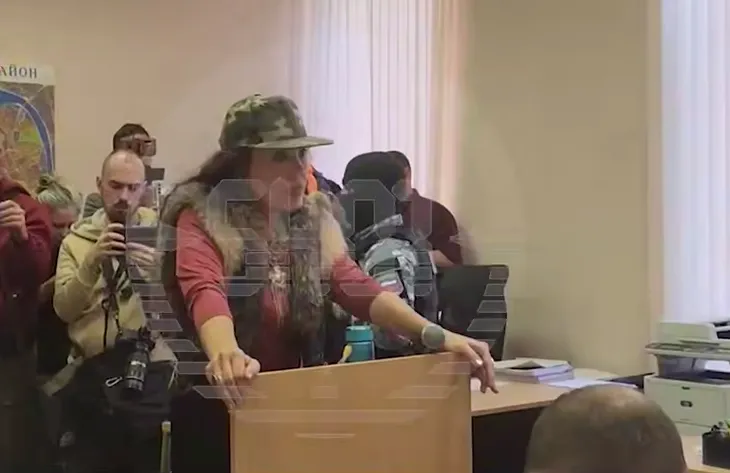 В Питере 60-летняя певица Азиза дала показания в суде об убийстве Игоря Талькова. Фото: t.me/shot_shot