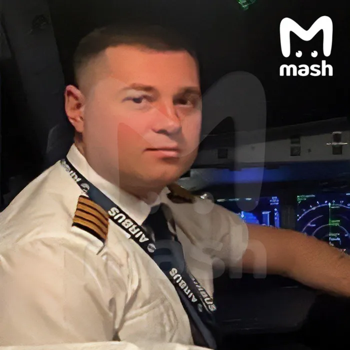 Пилот, который посадил A320 в поле, вынужден второй год работать курьером. Фото: @breakingmash