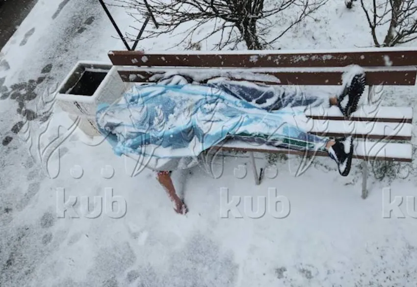 Краснодарец умер от отравления веществами на скамейке, где его бросил друг. Фото: t.me/kub_mash
