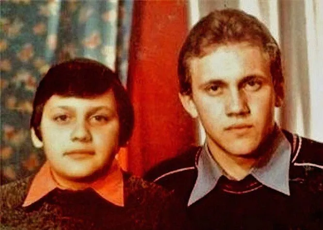 Стас со старшим братом Валерием. Фото: vk.com/stas.mihailov.official