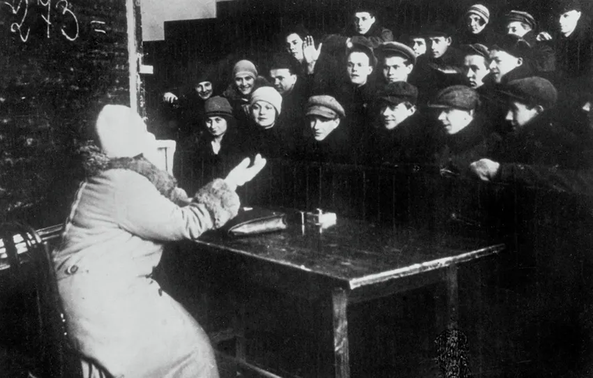 Занятие на Рабфаке имени Покровского в МГУ, 1920 год. ФОТО: соцсети