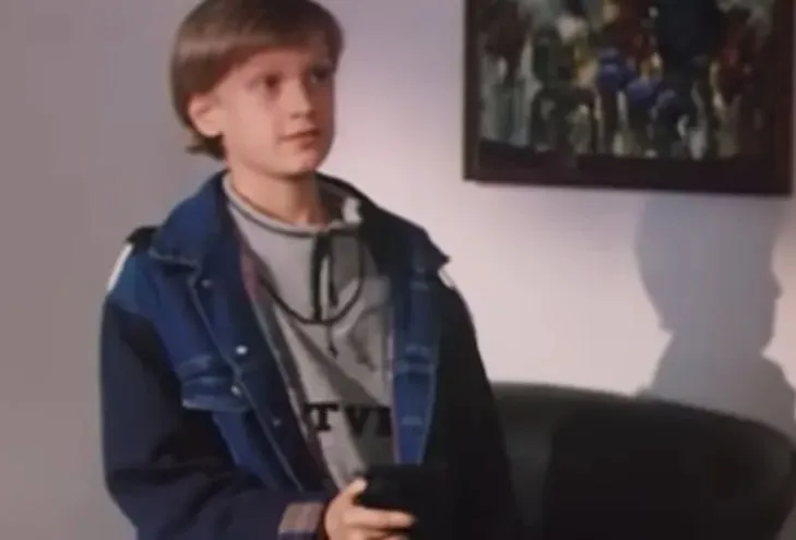 ФРАГМЕНТ ИЗ ФИЛЬМА "ПРИВЕТ, ДУРАЛЕИ!", 1996, РЕЖ. ЭЛЬДАР РЯЗАНОВ