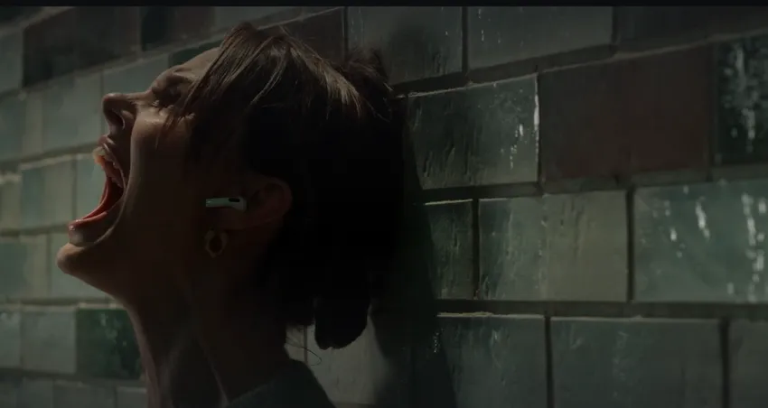 Главную роль в сериале исполнила Елизавета Боярская. Кадр из тизера сериала «Опасная близость», 2025, реж. Иван Китаев