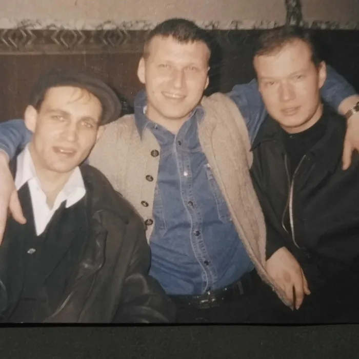 До того, как стал актёром, Дмитрий "крышевал" бизнесменов. С товарищами. Фото: личный архив Дмитрия Радонова