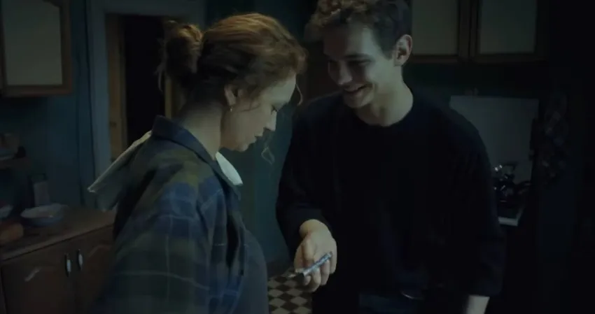 Сыновья пытаются помогать матери. Кадр из сериала "Дети перемен", 2024, реж. Сергей Тарамаев, Любовь Львова