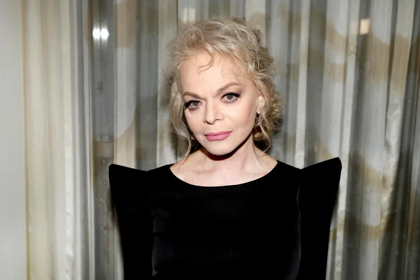 69-летняя Лариса Долина попала в больницу с травмой плеча. Фото: legion-media.com