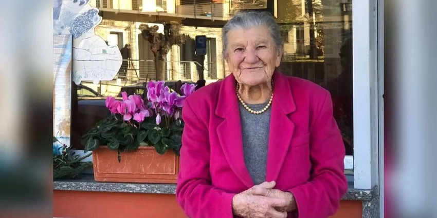 100-летняя итальянская бабушка-бариста Анна Посси. Фото: scmp.com