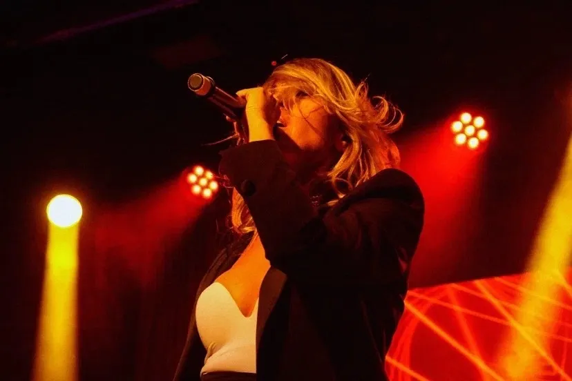 Лика сейчас много работает и снова популярна. Фото: vk.com/likastarmusic