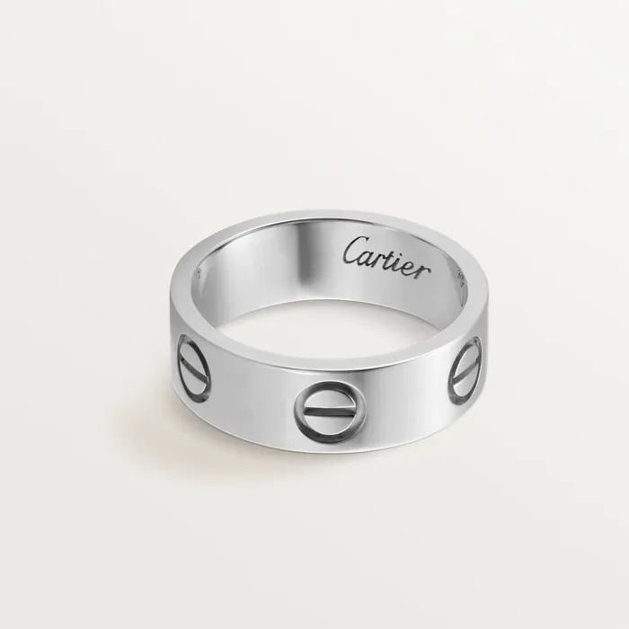 В Сеуле россиянке отказались продать кольцо Cartier за 200 тыс из-за паспорта РФ. Фото: t.me/shot_shot