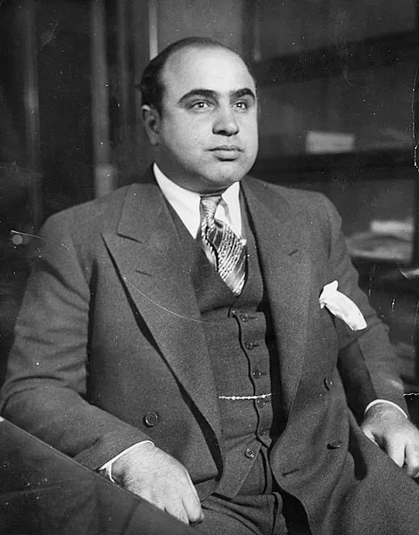 Мафиози любил шикарные костюмы. Фото: wikipedia.org