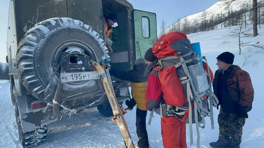 В Забайкалье спасатели нашли туриста с обморожением, который застрял в горах. Фото: t.me/depgopb