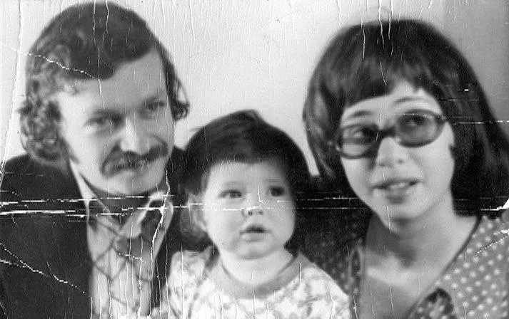 Будущая актриса с родителями. Фото: vk.com/banshikovahome