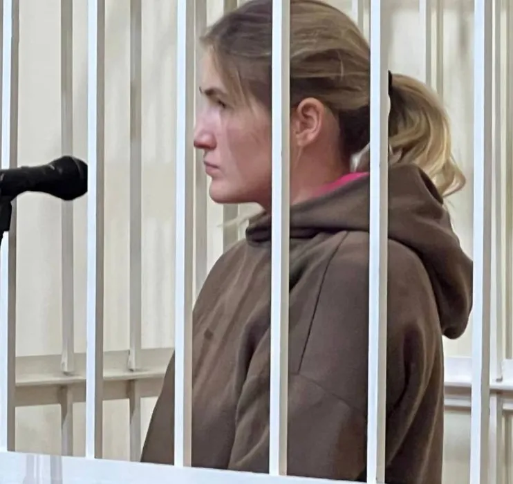Алену Агафонову отпустили в зале суда под подписку о невыезде. Фото: t.me/shot_shot