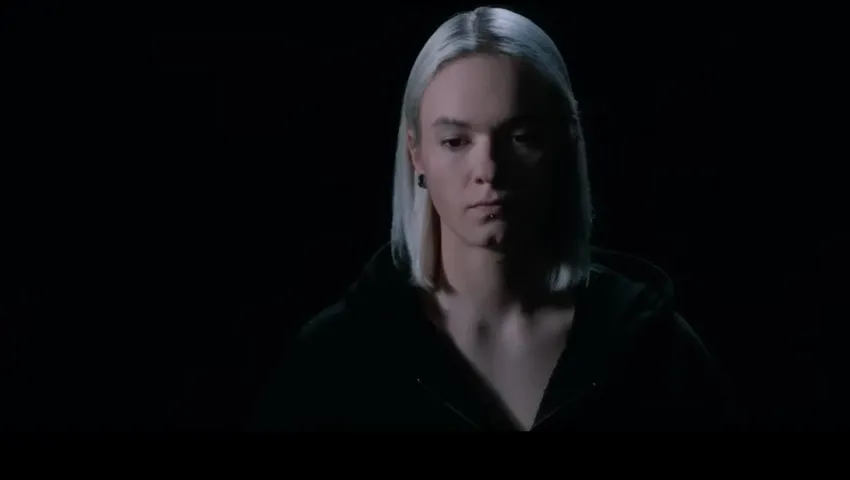 Первая главная роль "пацанки" Киры Медведевой. Кадр из сериала "Трудная", 2024, реж. Оксана Барковская