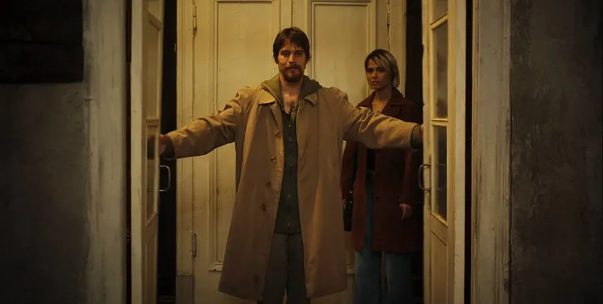 Историю перенесли в современный Санкт-Петербург. Кадр из сериала "Преступление и наказание", 2024, реж. Владимир Мирзоев
