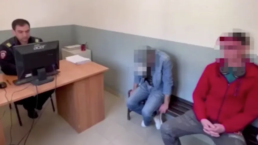Туристы в Сочи открыли "горячий" сезон и занялись сексом прямо на пляже. Фото: @shot_shot