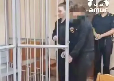 В Приморье задержали подружку вора, обнесшего ювелирку за 5 секунд на 2 млн. Фото: t.me/amur_mash