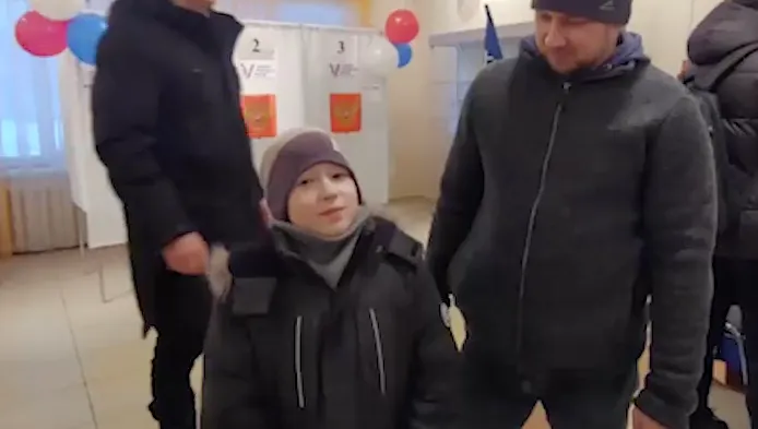 В ХМАО - Югре 9-летний мальчик выиграл целую квартиру, пока его родители голосовали на выборах. Фото: @url_mash