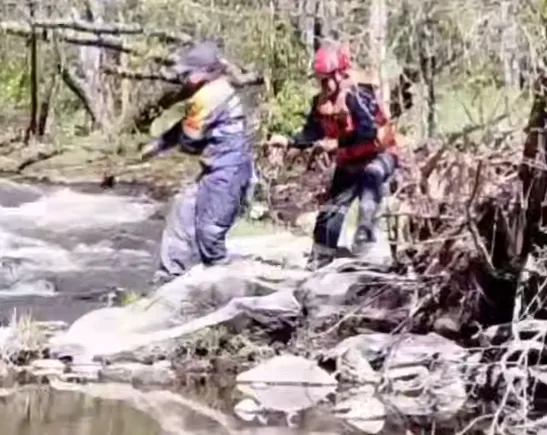 В Башкирии пожилой турист выпал из катамарана во время сплава, его унесла река. Фото: t.me/mash_batash