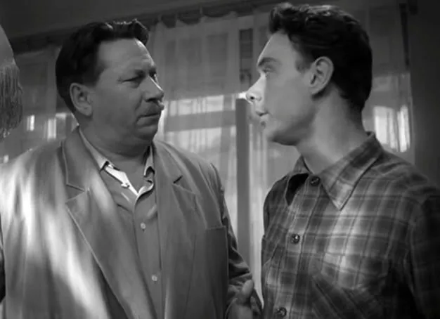 Кадр из фильма "Летят журавли", 1957, реж. Михаил Калатозов