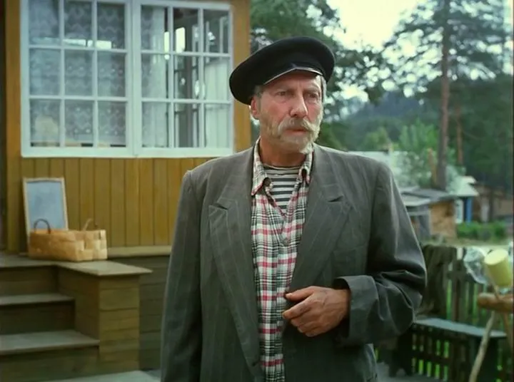 Юрский в образе дяди Мити. Кадр из фильма «Любовь и голуби», 1984, реж. Владимир Меньшов