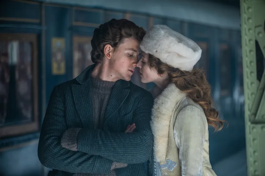 Кадр из фильма «Серебряные коньки», 2020, реж. Михаил Локшин