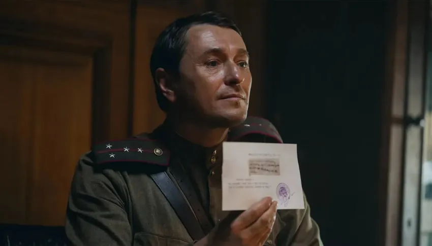 Фильм «Август» с Безруковым в главной роли заработал более миллиарда в прокате. Кадр из фильма «Август», 2025 год, реж. Никита Высоцкий, Илья Лебедев