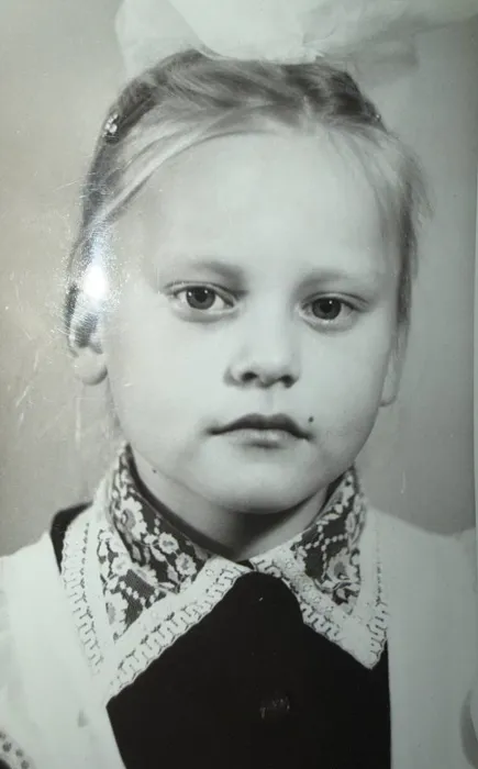 Даша Миронова в младших классах. ФОТО из личного архива