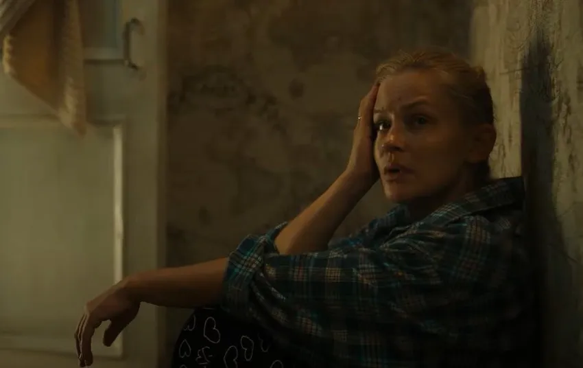 Марина сможет наладить свою жизнь. Кадр из сериала "Киберпапа", 2024, реж. Эдуард Бордуков, Владимир Болгов