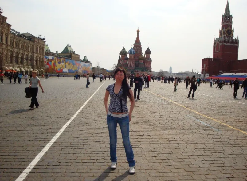 2010 год. Настя в Москве на Красной площади. ФОТО из личного архива