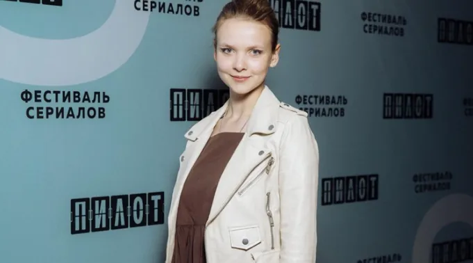 Молодая жена 48-летнего Егора Бероева отпраздновала 22-летие поездкой на катере. Фото: соцсети