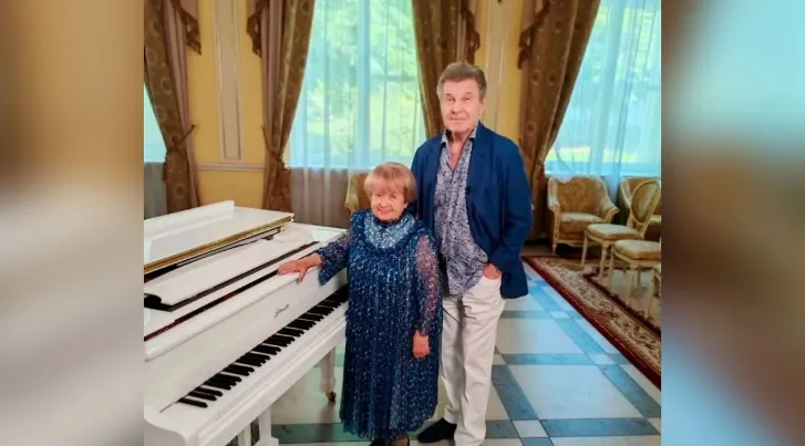 «Наша Дюймовочка!» Лещенко показал милое фото с 96-летней Александрой Пахмутовой. Фото: соцсети