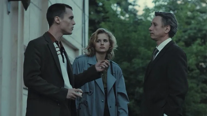 Иван Янковский, Александра Бортич и Александр Яценко в сериале «Фишер». Фото: кадр из фильма