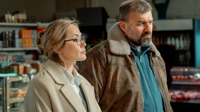 Зоя Бербер и Михаил Пореченков исполнили главные роли в сериале «Капитан Туман». Фото: КИОН
