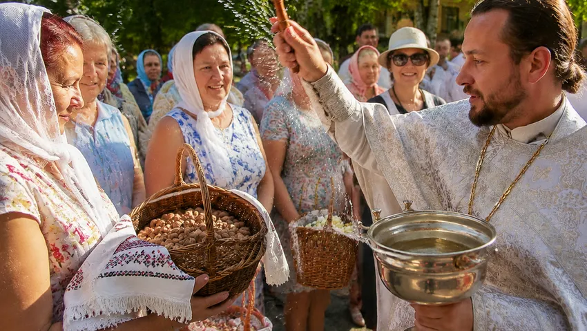 Как провести Ореховый Спас в 2026 году. Фото сгенерировано нейросетью GPT Images