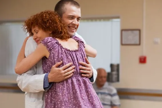 Татьяна Лянник в роли жены Лобанова. Кадр из сериала «Интерны»