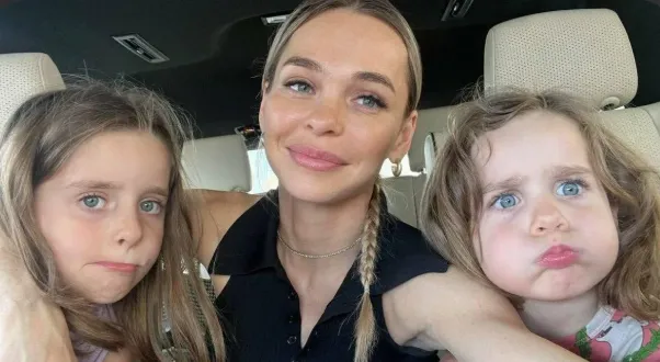 Анна Хилькевич подарила дочке на 8-летие живого львенка. Фото: соцсети