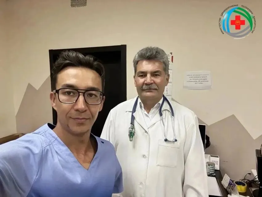 Врачи из Башкирии спасли упавшего в обморок мужчину на самолете Уфа - Хургада. Фото: соцсети