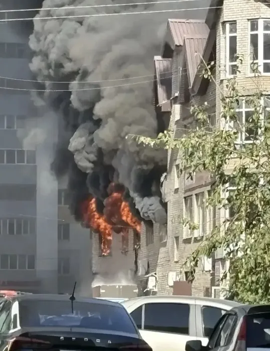 Предварительная причина пожара в ТЦ — короткое замыкание. ФОТО: t.me/shot_shot