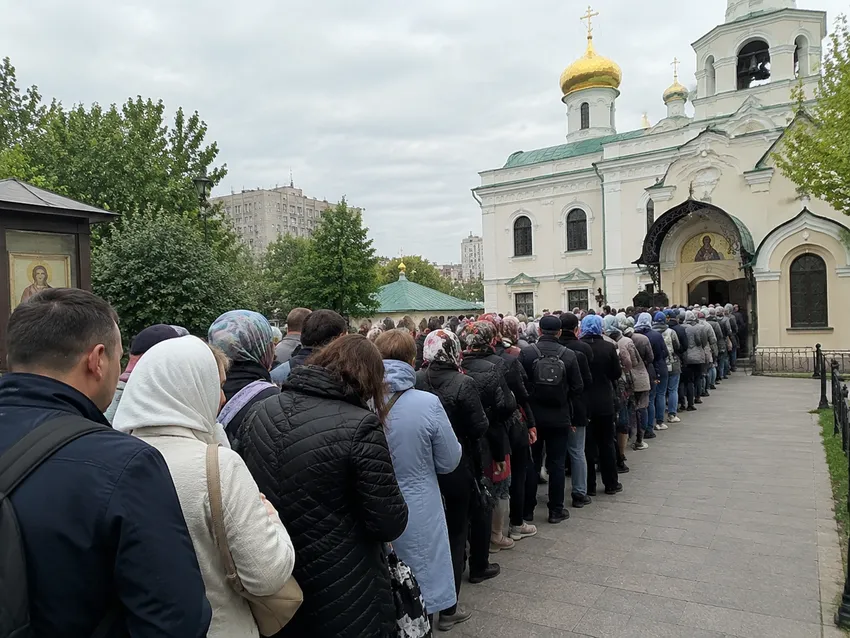 Как добраться до мощей Матроны Московской: актуальный адрес, маршрут и режим работы Покровского монастыря. Фото сгенерировано нейросетью GPT Images