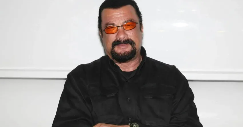 74-летний Стивен Сигал официально развелся со своей четвертой женой-танцовщицей. Фото: соцсети