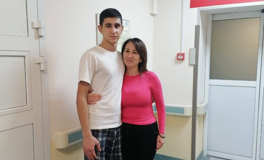 В Москве спасли парня из Пятигорска, в руках у которого взорвалась покрышка. Фото: @t.me/minzdrav_ru