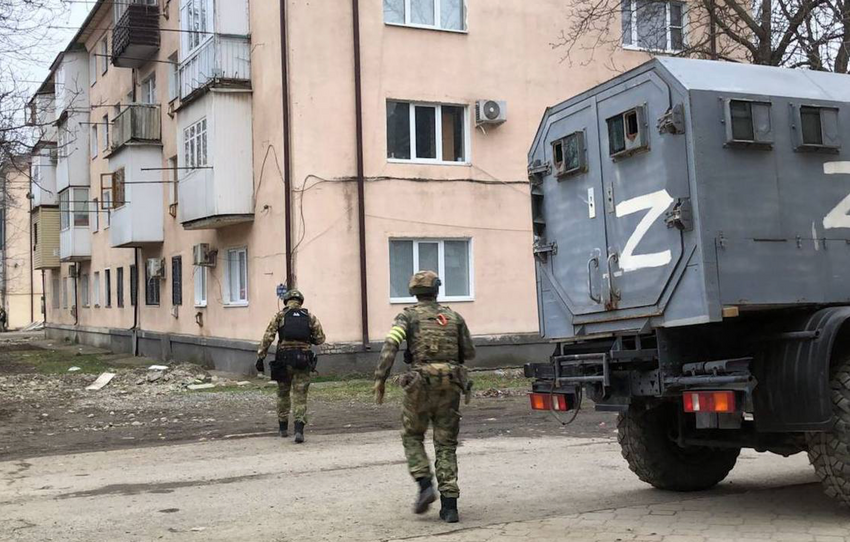 В Ингушетии ликвидировали пятерых террористов, засевших в доме с оружием. Фото: @breakingmash