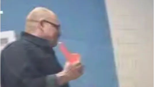 В колледже Казани препод избил студента резиновым фаллоимитатором. Фото: t.me/mash_iptash