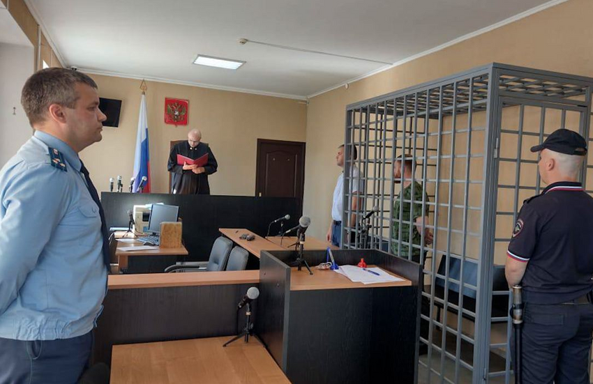 Калининградка пыталась "отмазать" сына, избившего копа, за 500 тысяч. Фото: t.me/amber_mash