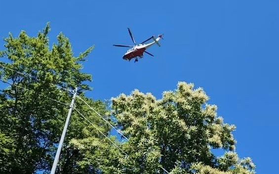 Тело погибшей женщины смогли достать со дна ущелья только с помощью вертолета. Фото: dailymail.co.uk