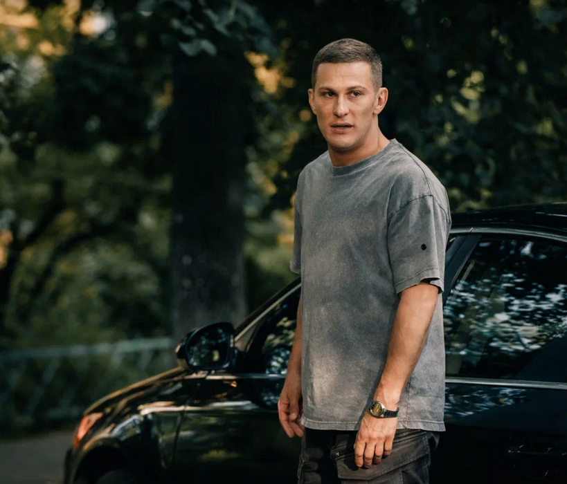Павел Чинарев в сериале «Домохозяин». ФОТО: СТС