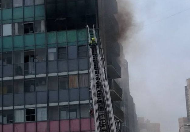 В Питере мошенники обманом заставили мужчину продать и спалить квартиру. Фото: t.me/mashmoyka