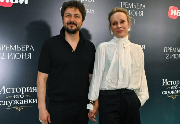 Звезда «Не родись красивой» Ольга Ломоносова похвасталась любимым на премьере. Фото: соцсети