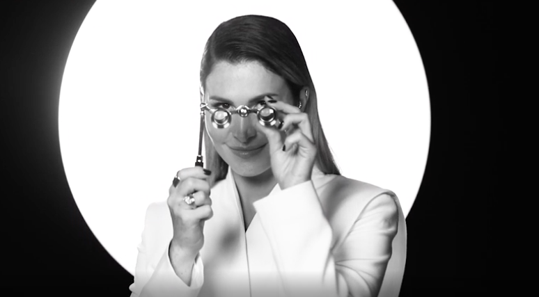 Лаура Джугелия в программе «Кино в деталях». ФОТО: СТС